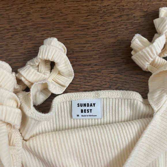 Never/barely worn pale yellow Aritzia thong bodysuit - Picture 3 of 3